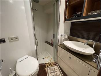 Sunseeker Yachts Predator 64