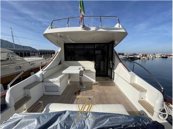 Austin Parker 48 Sundeck