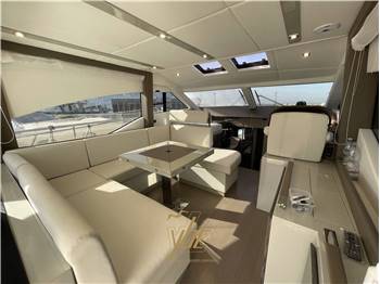 Austin Parker 48 Sundeck
