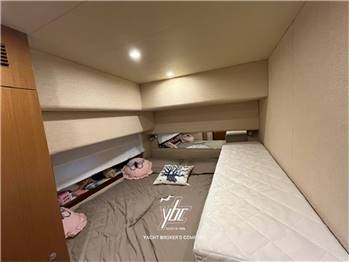 Ferretti Yachts 630