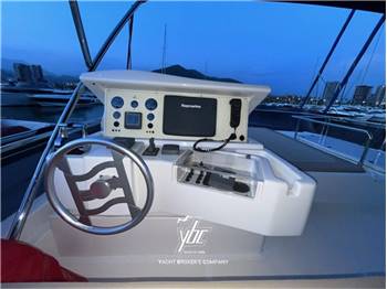 Ferretti Yachts 630