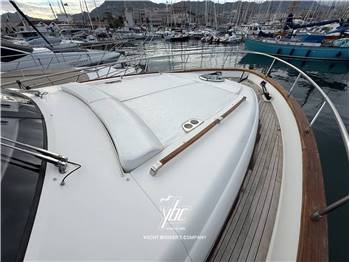 Austin Parker 48 Sundeck