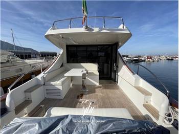 Austin Parker 48 Sundeck