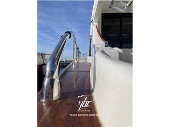 Austin Parker 48 Sundeck