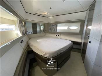 Austin Parker 48 Sundeck