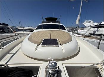 Ferretti Yachts 630