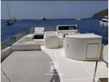 Ferretti Yachts 590
