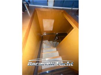 Cantieri dell'Arno Leopard 24 HT