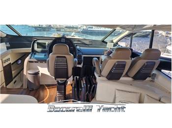 Pershing 62