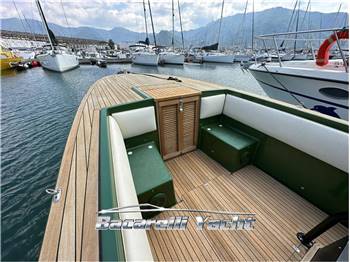 WellCraft Scarab 30