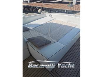 Tornado 38 Flush Deck Natante