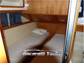 Raffaelli Typhoon 38 Fly