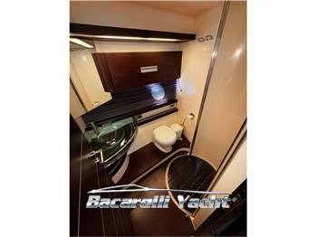 Azimut 68S