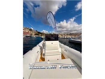 Immenso Boat 900