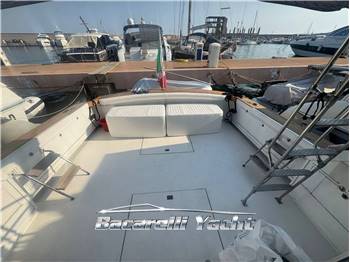 Bertram Trojan 38 fly