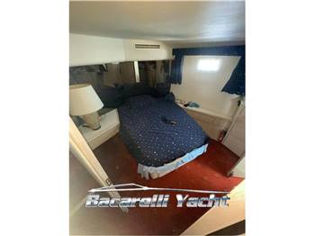 Hatteras Yacht 54 Convertible