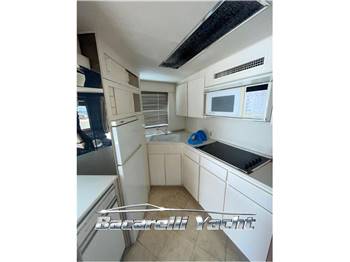 Hatteras Yacht 54 Convertible