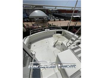Hatteras Yacht 54 Convertible