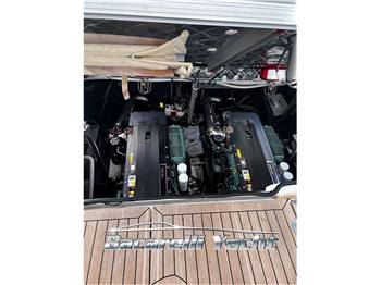 Cranchi Mediterranee 43 HT