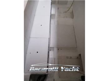Ferretti 550