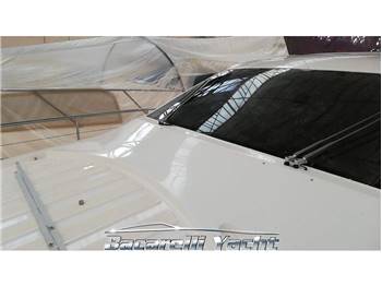 Ferretti 550