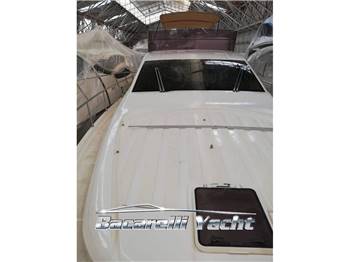 Ferretti 550