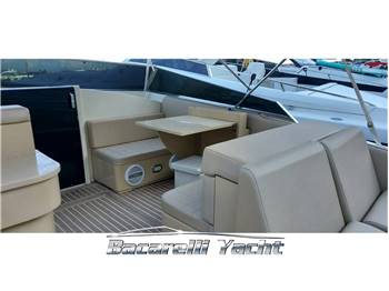 Tornado 38 Flush Deck