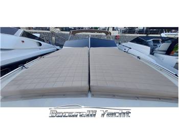 Tornado 38 Flush Deck
