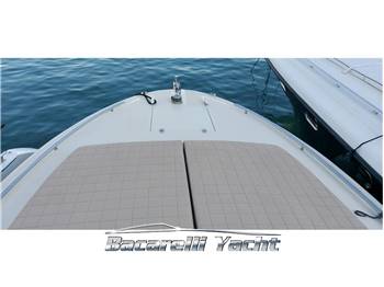 Tornado 38 Flush Deck