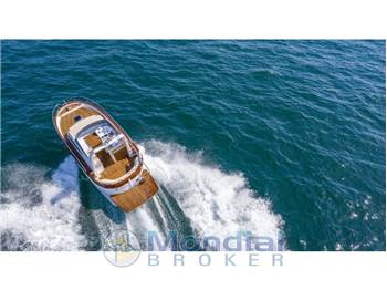 MIMI LIBECCIO 9.5 CABIN