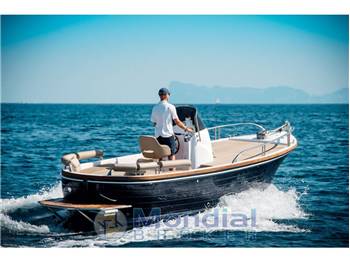MIMI LIBECCIO  6.5 CENTER CONSOLE