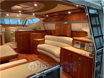 FERRETTI 620 FLY