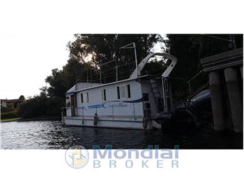 HOUSE BOAT HOUSE BOAT