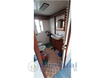 HOUSE BOAT HOUSE BOAT