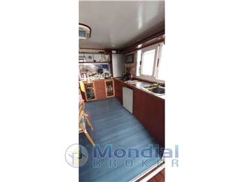 HOUSE BOAT HOUSE BOAT