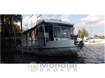 HOUSE BOAT HOUSE BOAT