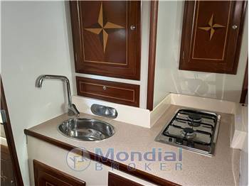 Tornado 38 Flush Deck