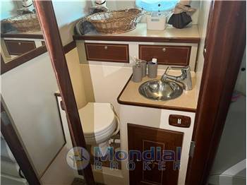 Tornado 38 Flush Deck