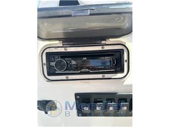 Cristian Marine cristian marine 27