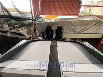 PANAMERA YACHT P100