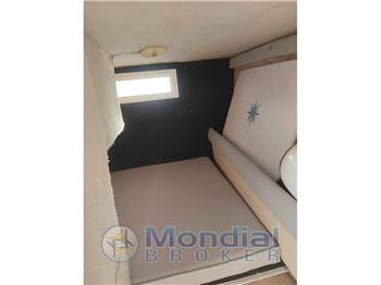 Wellcraft 24 Cabin