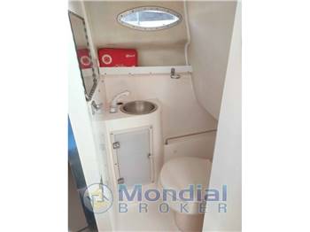 Wellcraft 24 Cabin