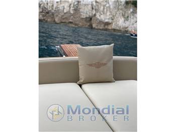 Tornado 38 Flushdeck