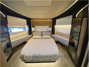 Azimut 77S