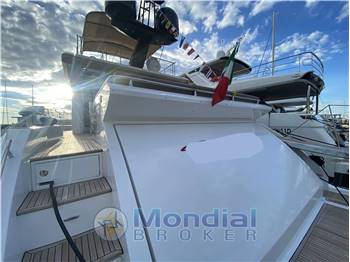 Azimut 77S