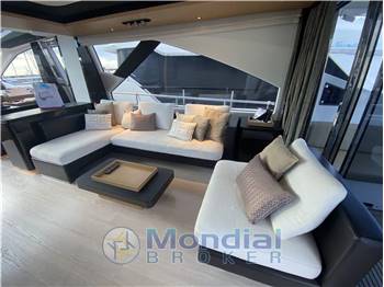 Azimut 77S