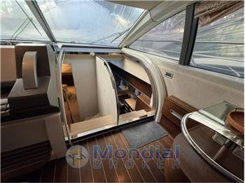 Azimut 68S