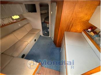 Ferretti Altura 35