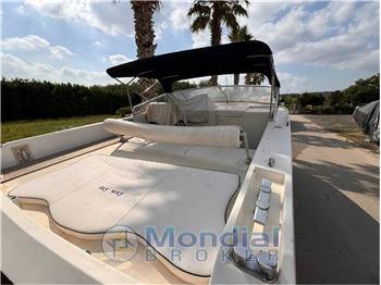 Ferretti Altura 35