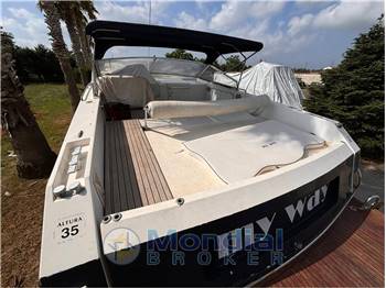 Ferretti Altura 35
